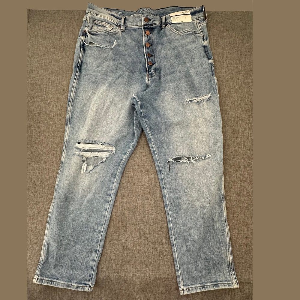 New! Arizona‎ Curvy Mom Jeans High Rise Ripped Distressed Tapered Leg Plus 21